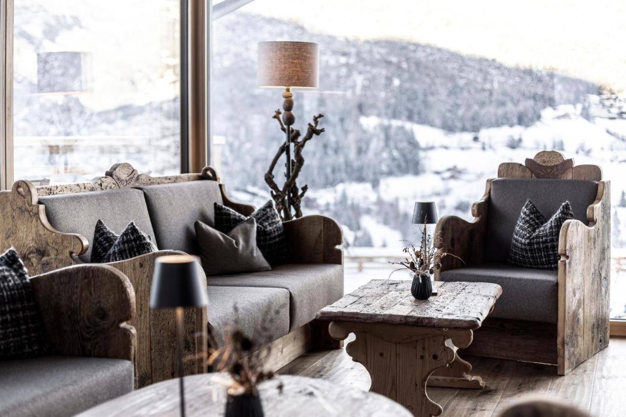 Hotel Niblea Dolomites Ortisei Exterior photo