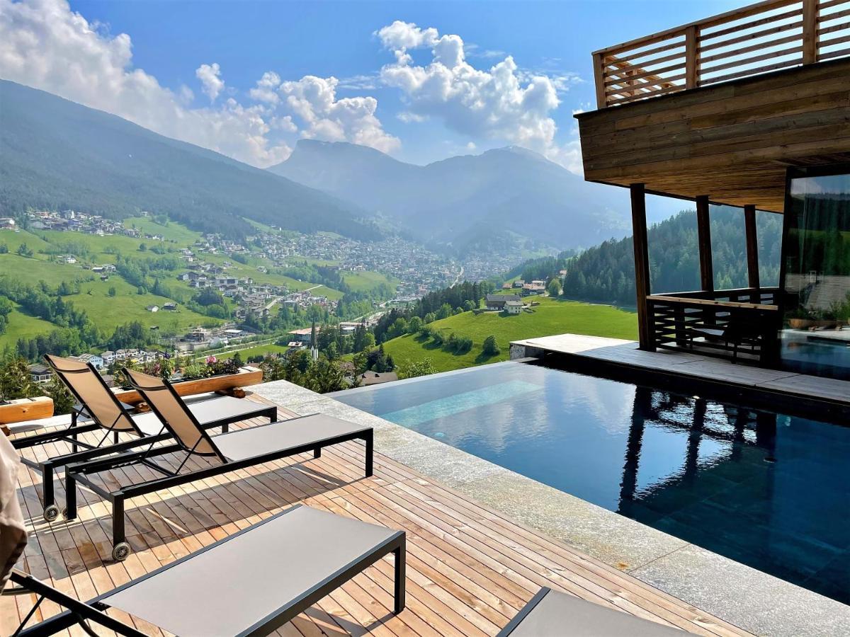 Hotel Niblea Dolomites Ortisei Exterior photo