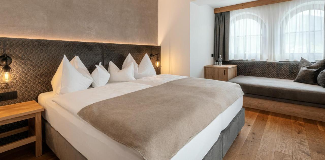 Hotel Niblea Dolomites Ortisei Exterior photo