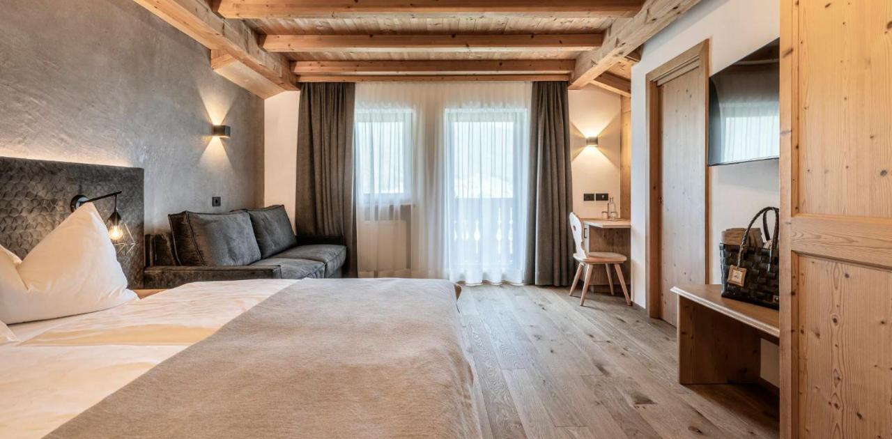 Hotel Niblea Dolomites Ortisei Exterior photo