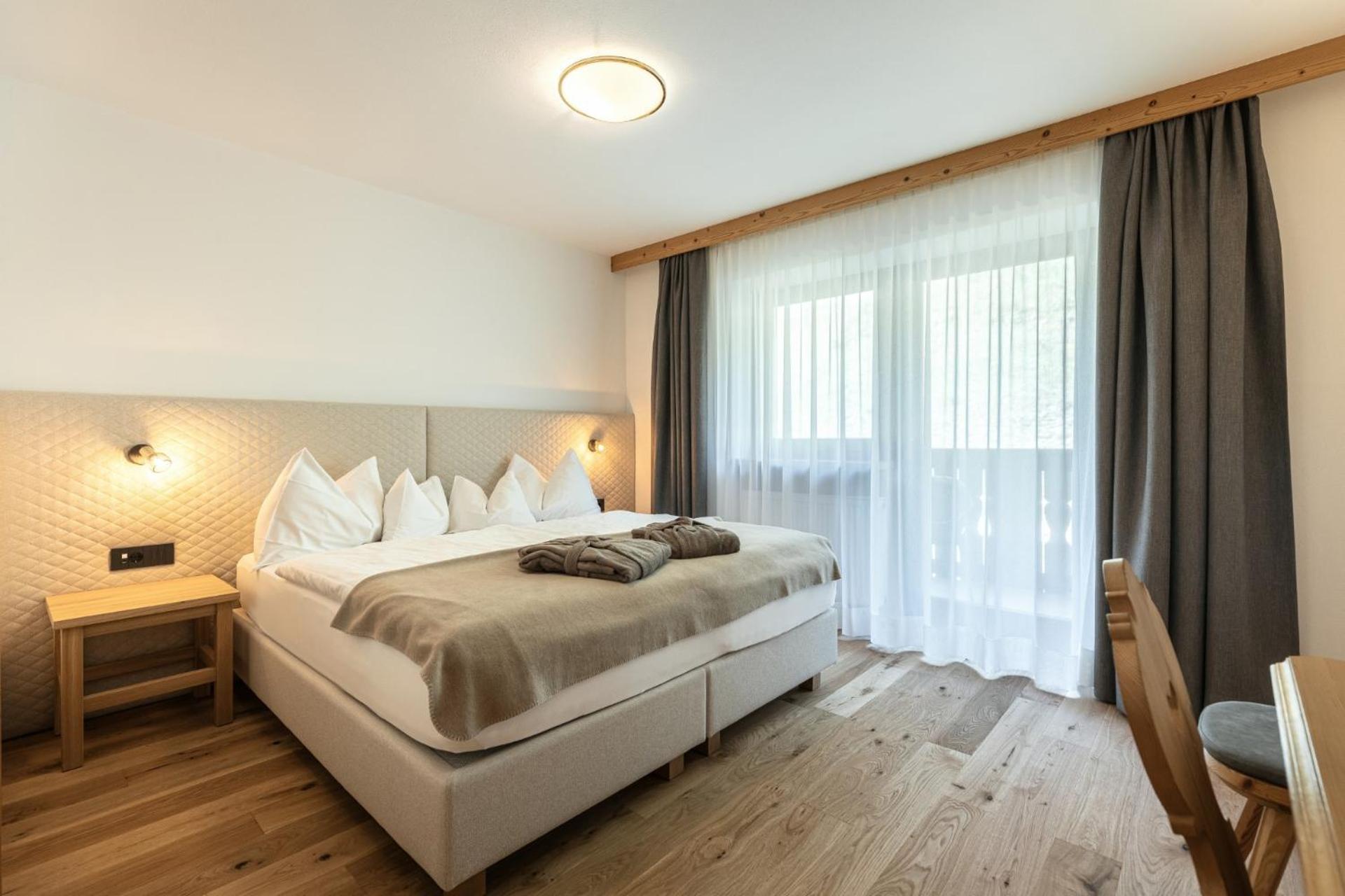 Hotel Niblea Dolomites Ortisei Exterior photo