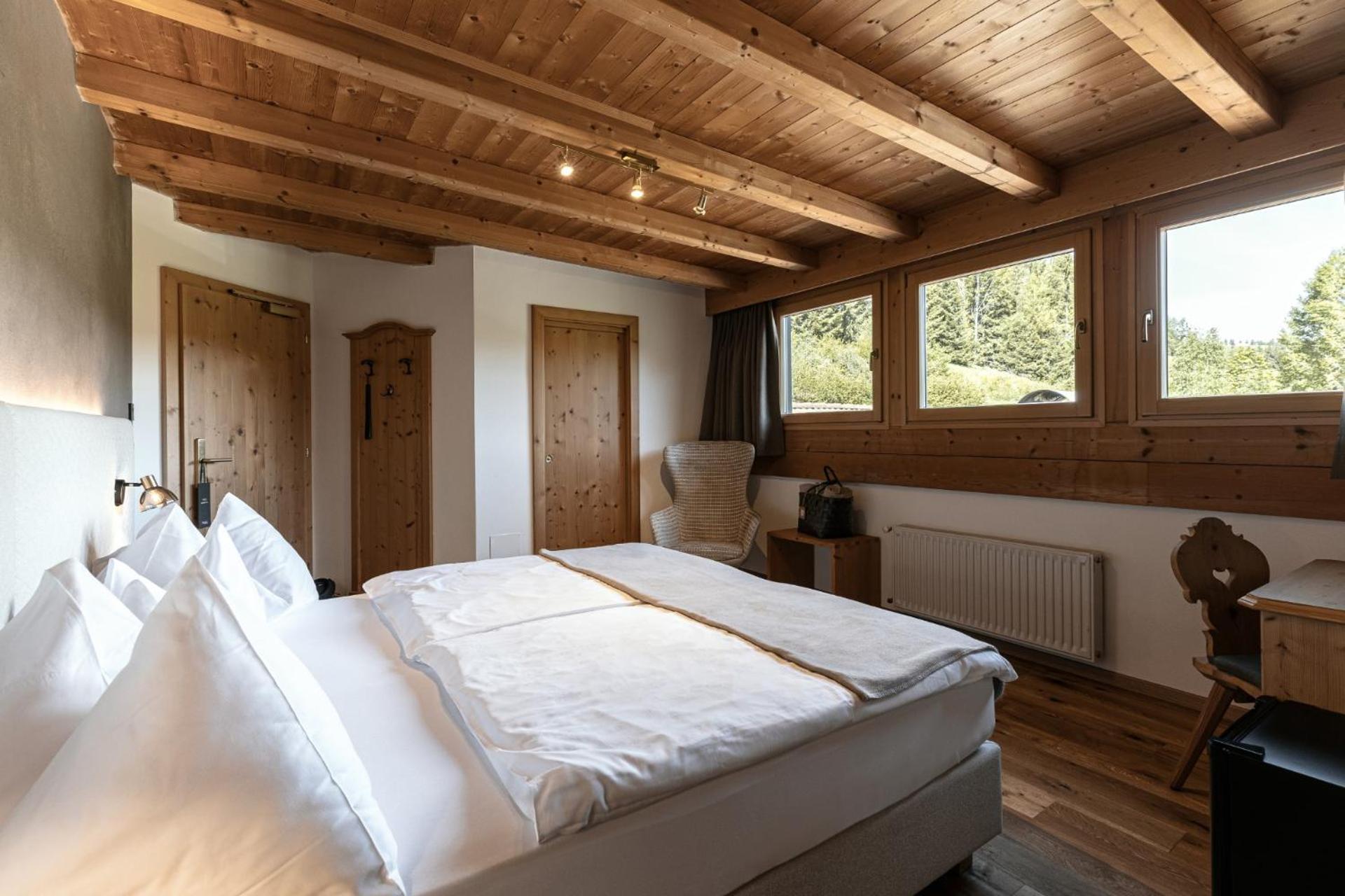 Hotel Niblea Dolomites Ortisei Exterior photo