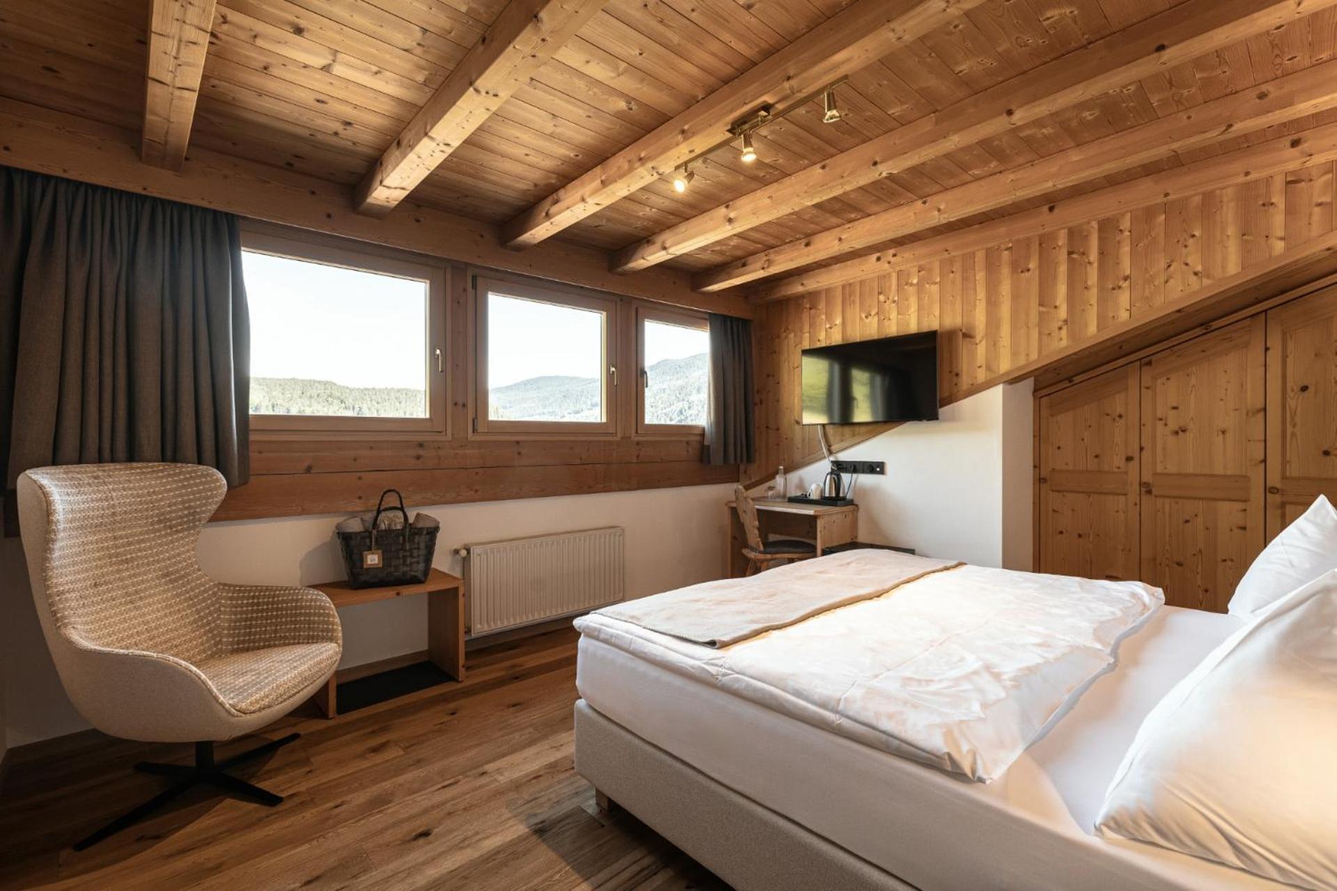 Hotel Niblea Dolomites Ortisei Exterior photo