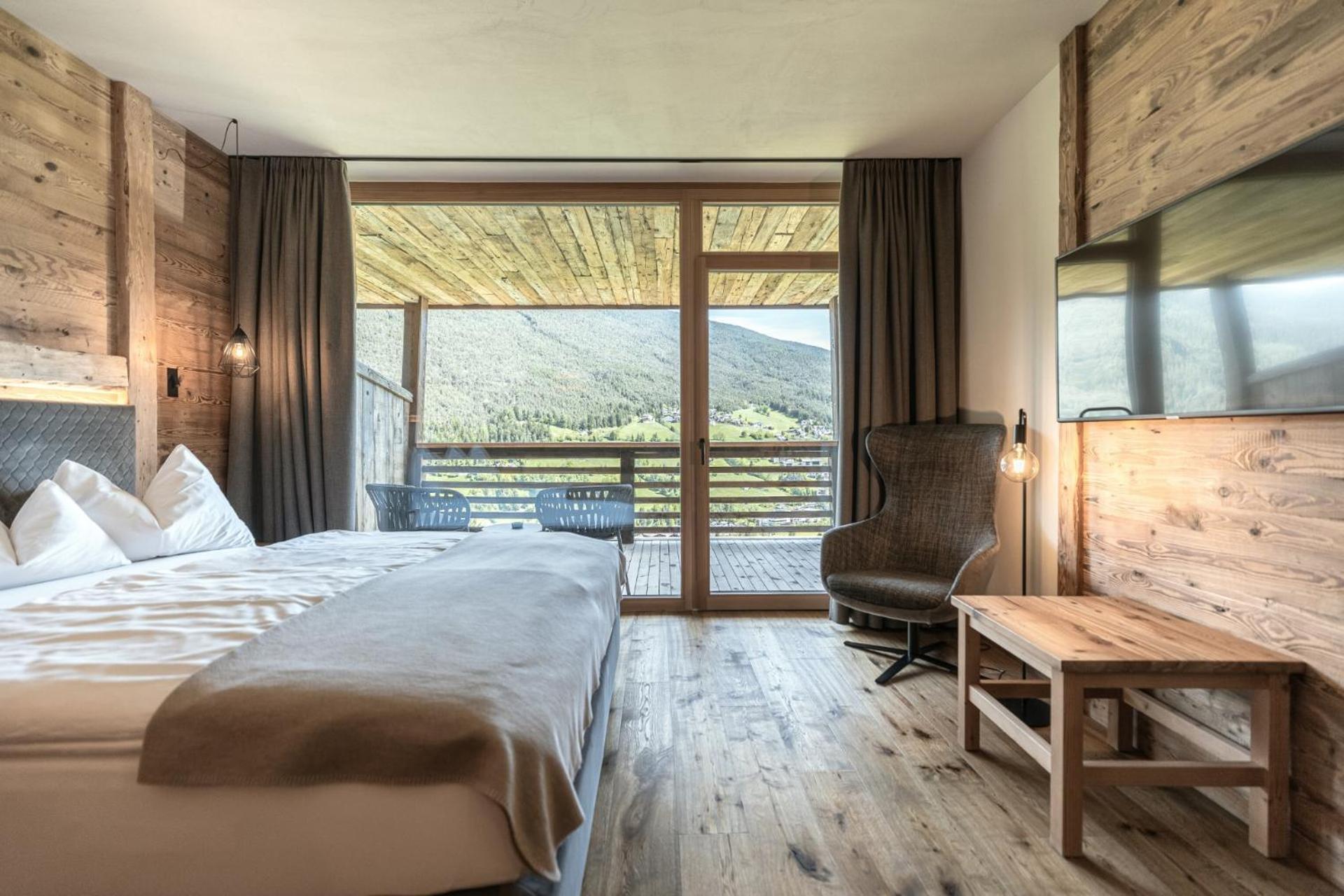 Hotel Niblea Dolomites Ortisei Exterior photo