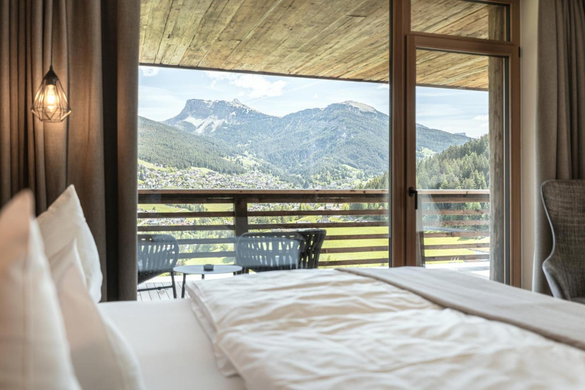 Hotel Niblea Dolomites Ortisei Exterior photo